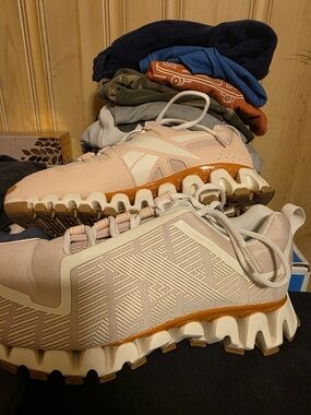 Reebok Pink and Orange Women's Athletic Shoes